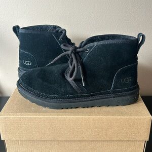 K Neumel II UGG boots